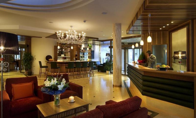 Post Alpine Cityflair Hotel Bruneck
